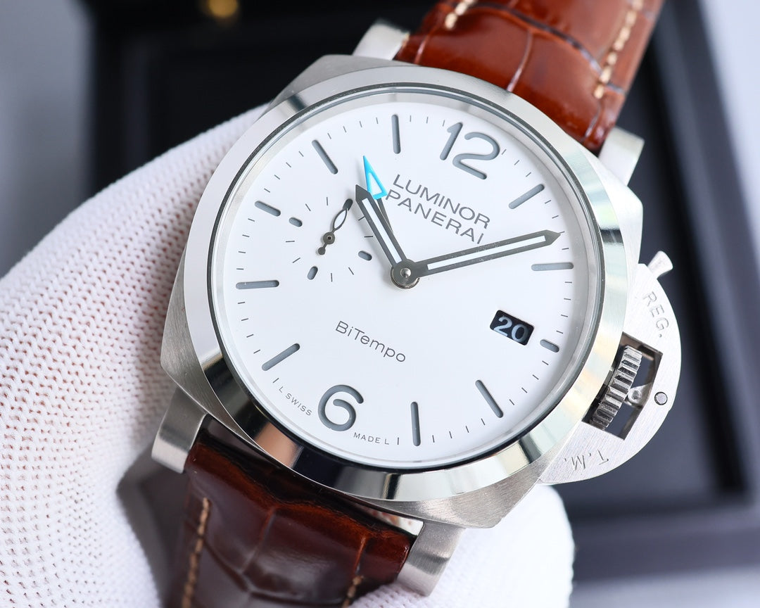 White 316L - Brown Leather - Automatic - 44mm