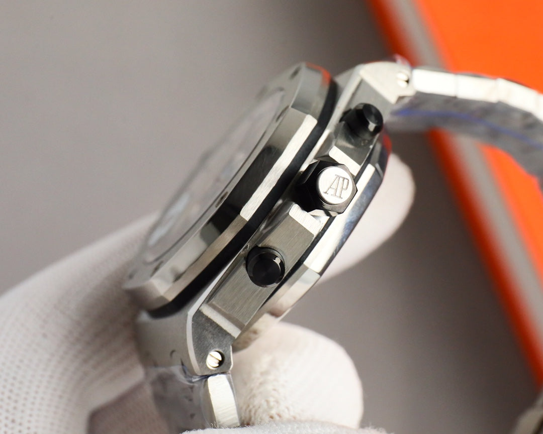 Chronograph - White Ceramic Bezel - Silver 904L Steel - Automatic - 44mm