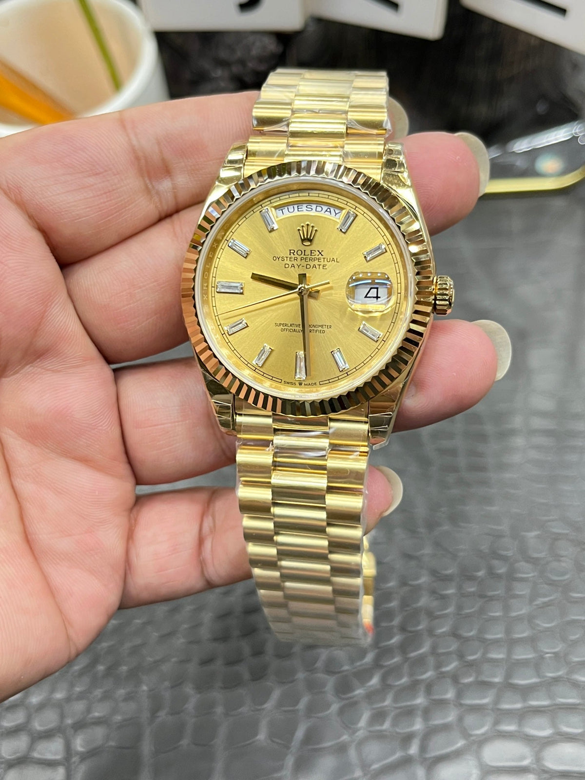 D-date- M228238- Yellow gold - 904L Steel - Automatic - 40mm