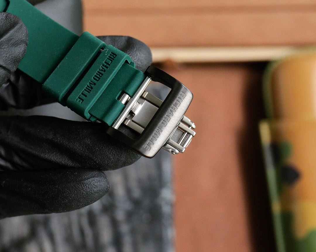 Chronograph- White Ceramic- Green Rubber- Automatic - 40*50mm