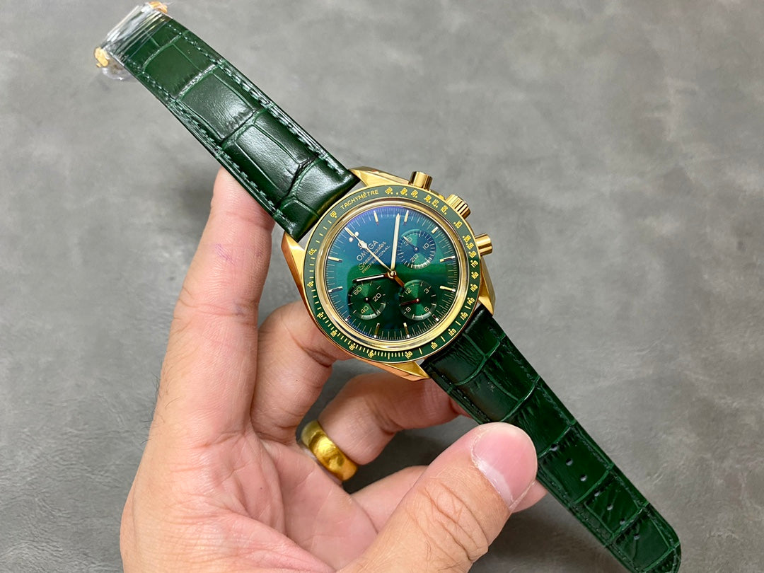 310.63.42.50.10.001 -Green Ceramic - Green Leather- Chronograph - Manual winding - 42mm
