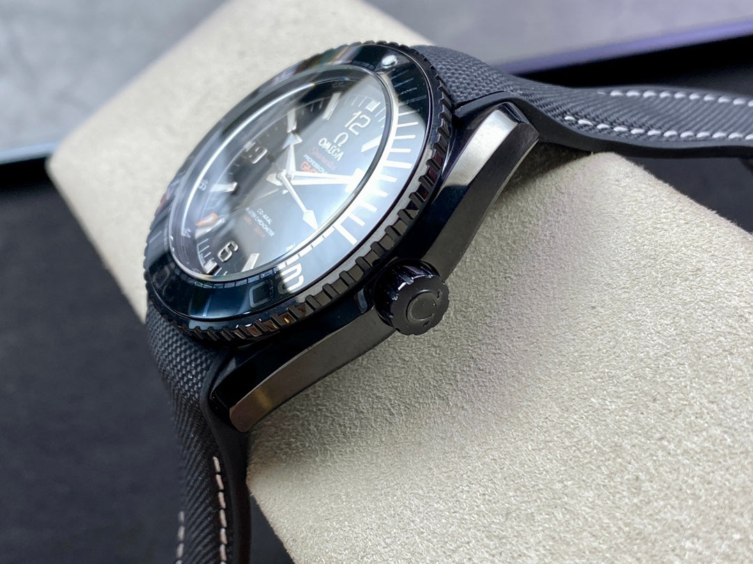 Black Steel - Black Rubber - Automatic - 43mm