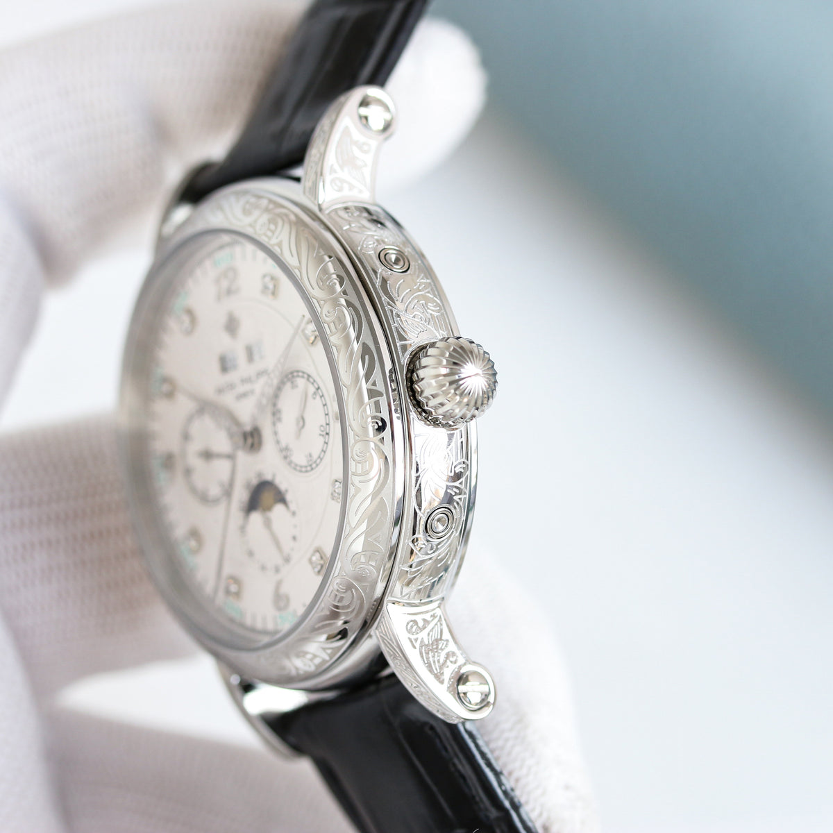 Silver -White 904L Silver - Black Leather - Automatic - 42mm