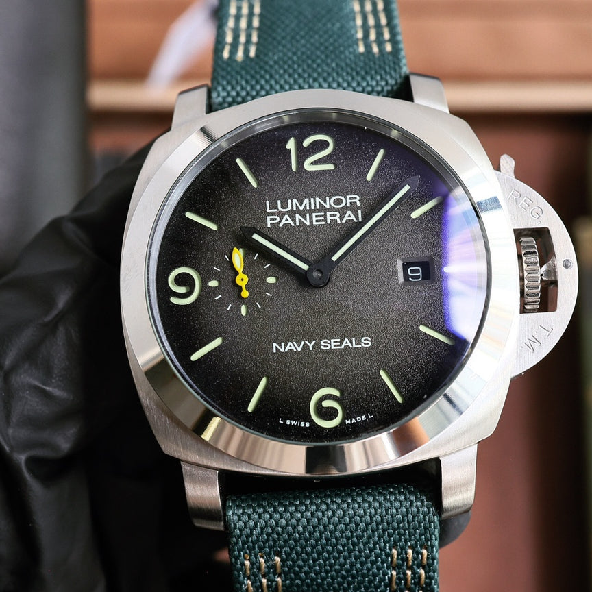 Grey Silver - Blue Leather - Automatic - 44mm