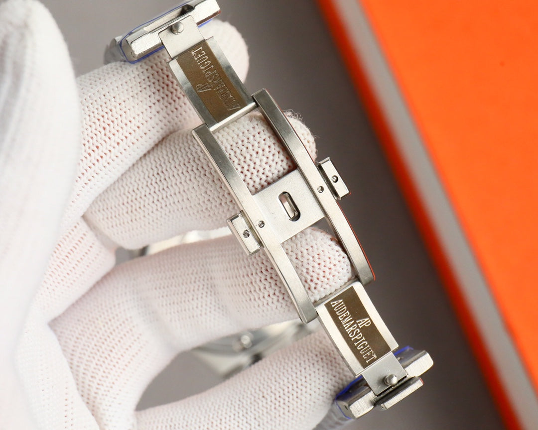 Chronograph - White Ceramic Bezel - Silver 904L Steel - Automatic - 44mm