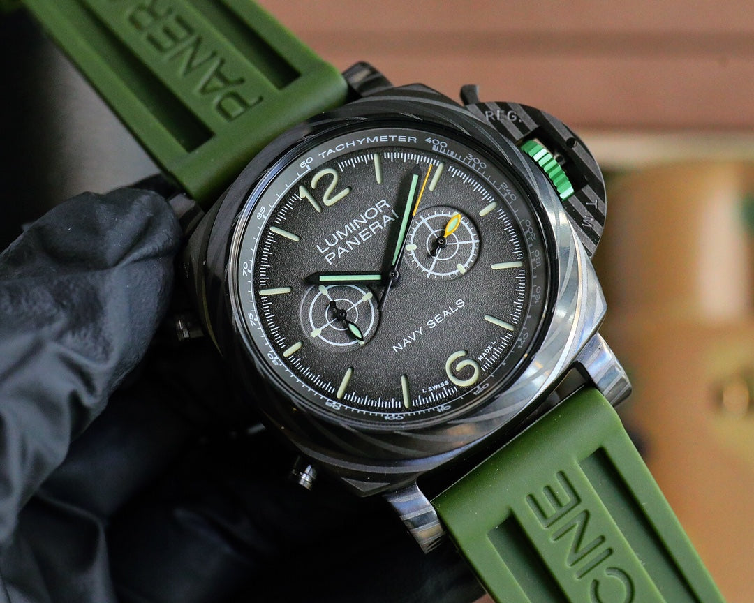 Grey Steel - Green Rubber - Automatic - 47mm