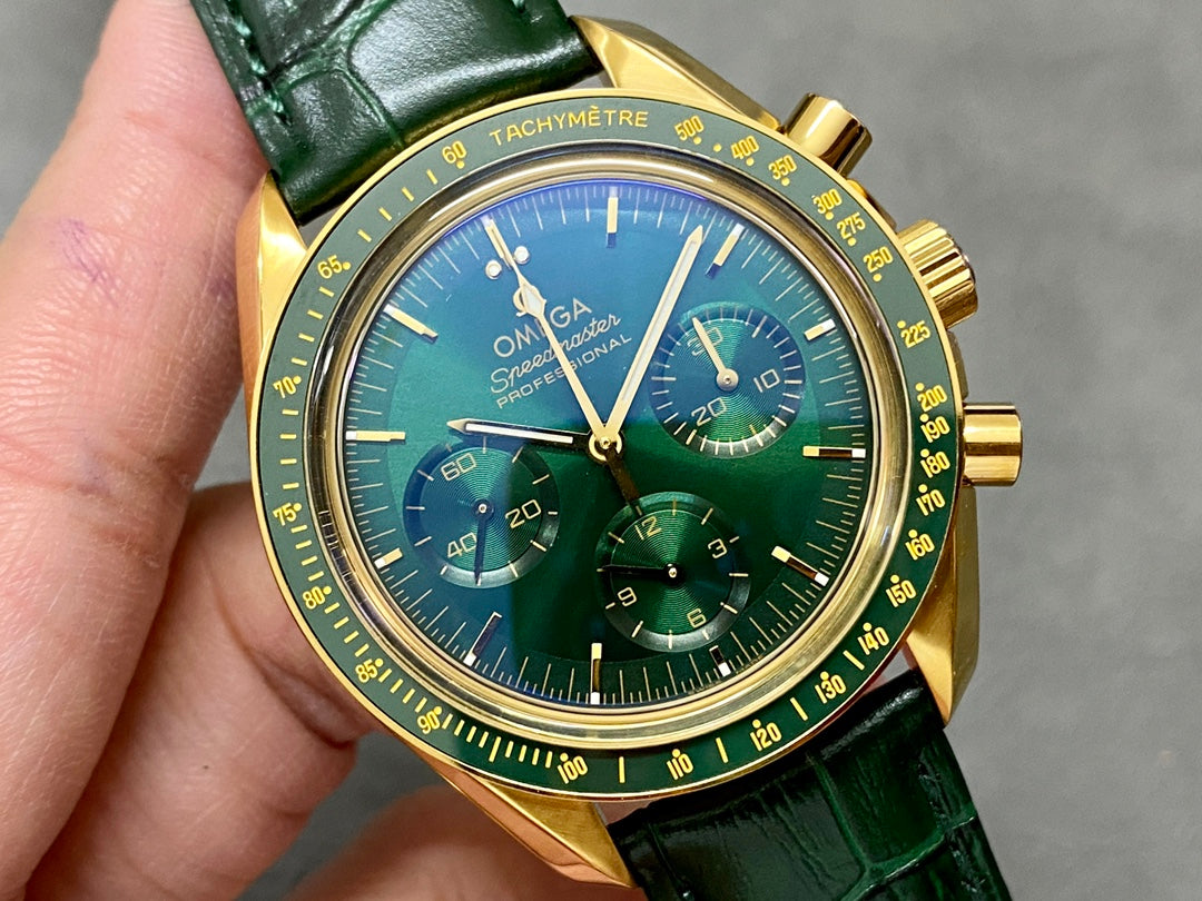 310.63.42.50.10.001 -Green Ceramic - Green Leather- Chronograph - Manual winding - 42mm