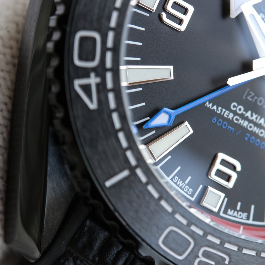 Black Red Steel - Black Leather - Automatic - 45.5mm