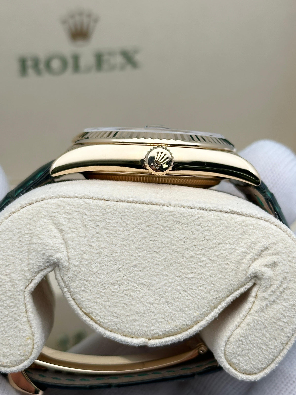 Green Yellow gold - Green Leather- Automatic - 40mm