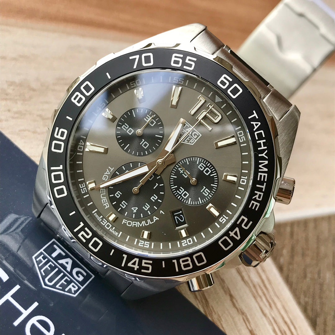 Chronograph - Silver - 904L steel - Quartz - 41mm